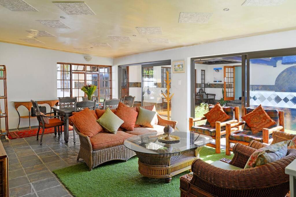 Mawethu Peaceful Garden With Covered Pool And Braai Area Cape Town Dış mekan fotoğraf